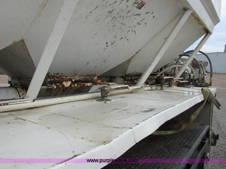 image for item H3266 Rayman bulk fertilizer tender bed