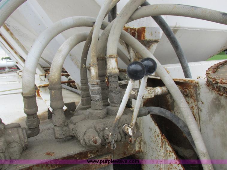 image for item H3266 Rayman bulk fertilizer tender bed