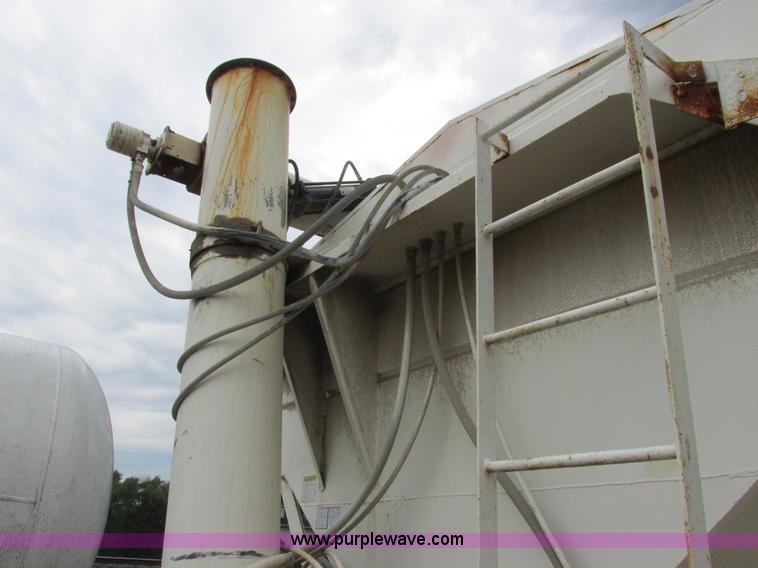 image for item H3266 Rayman bulk fertilizer tender bed