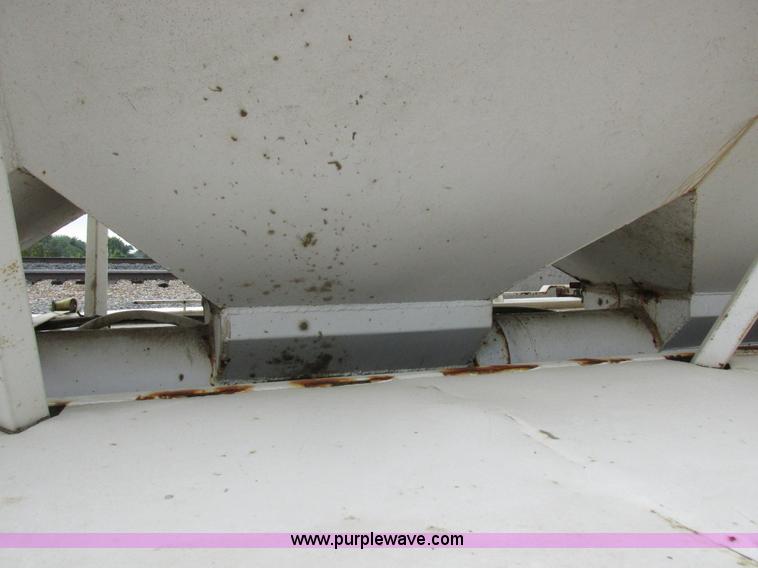 image for item H3266 Rayman bulk fertilizer tender bed