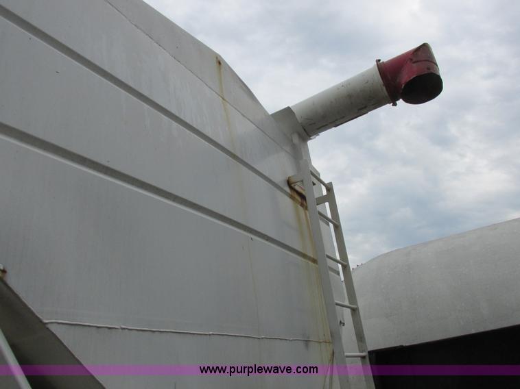 image for item H3266 Rayman bulk fertilizer tender bed