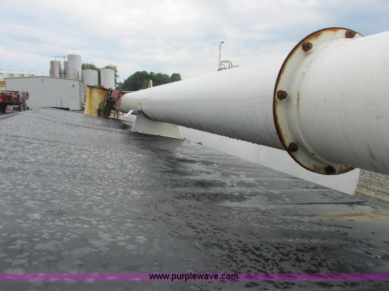 image for item H3266 Rayman bulk fertilizer tender bed