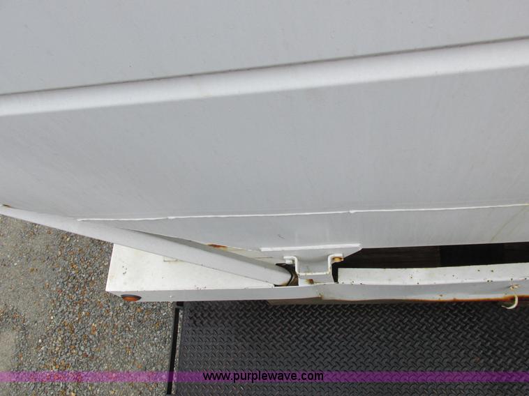 image for item H3266 Rayman bulk fertilizer tender bed