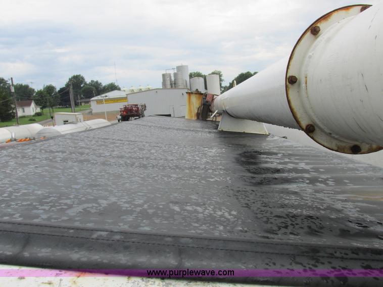 image for item H3266 Rayman bulk fertilizer tender bed