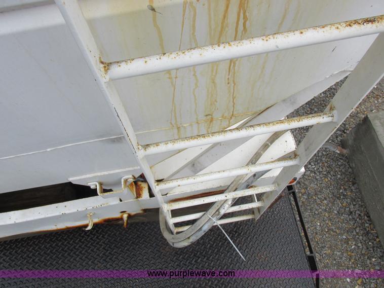 image for item H3266 Rayman bulk fertilizer tender bed