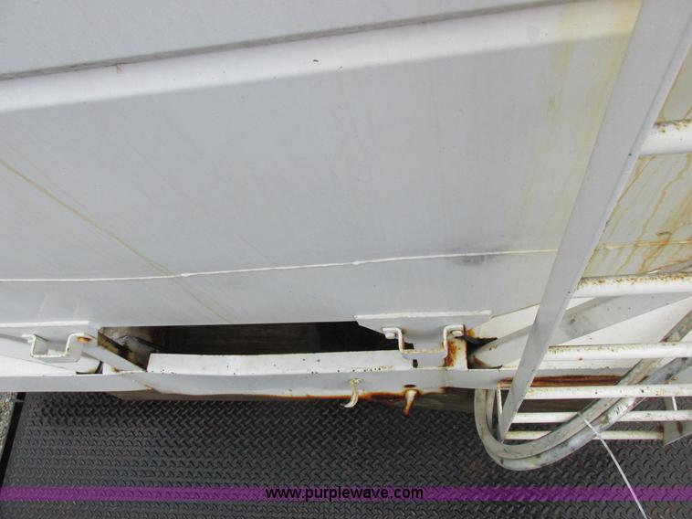 image for item H3266 Rayman bulk fertilizer tender bed