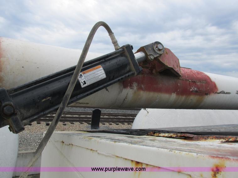 image for item H3266 Rayman bulk fertilizer tender bed