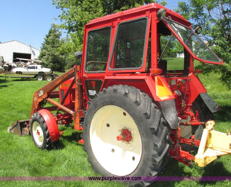 image for item H4548 Belarus 825 MFWD tractor