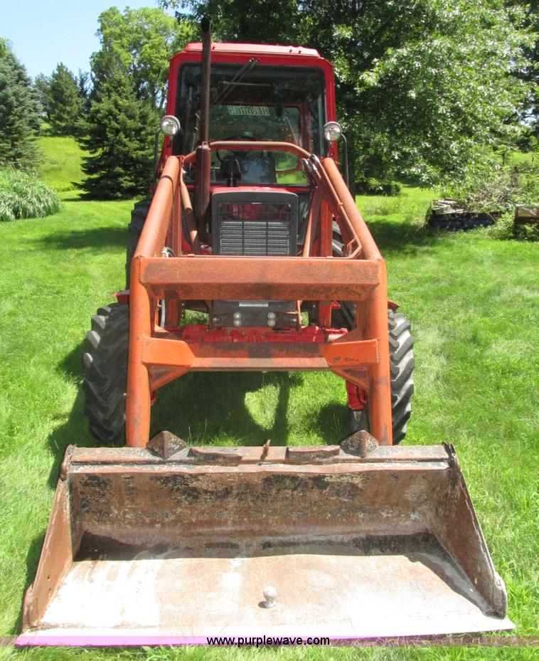 image for item H4548 Belarus 825 MFWD tractor