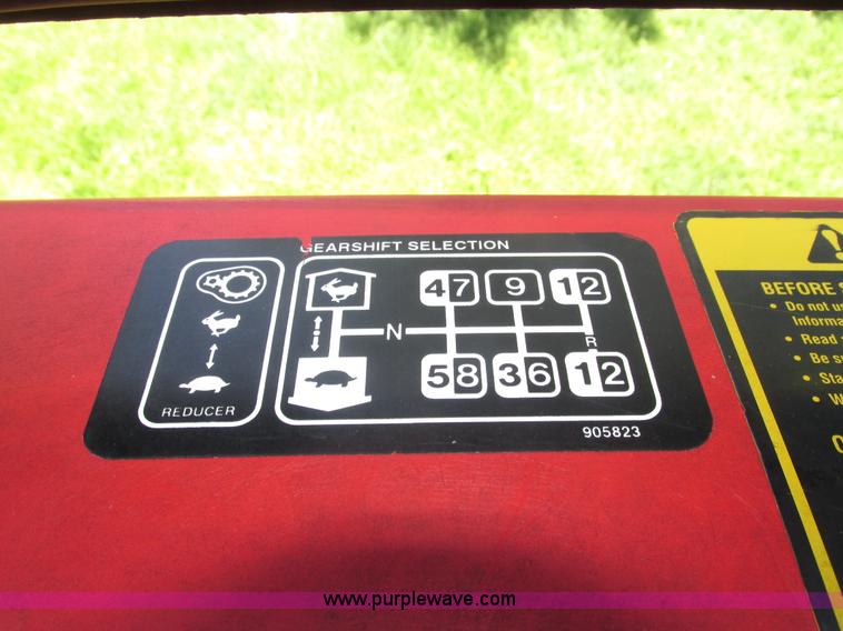 image for item H4548 Belarus 825 MFWD tractor