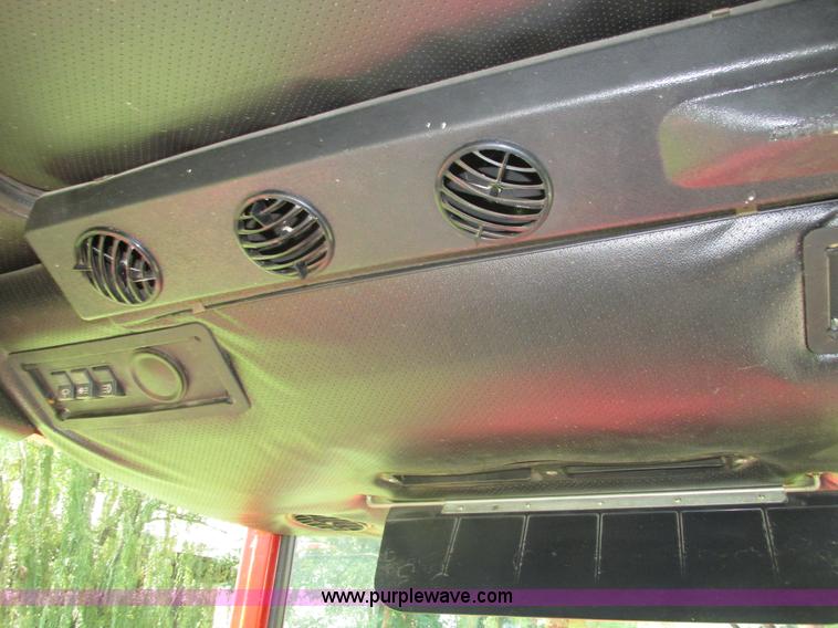 image for item H4548 Belarus 825 MFWD tractor