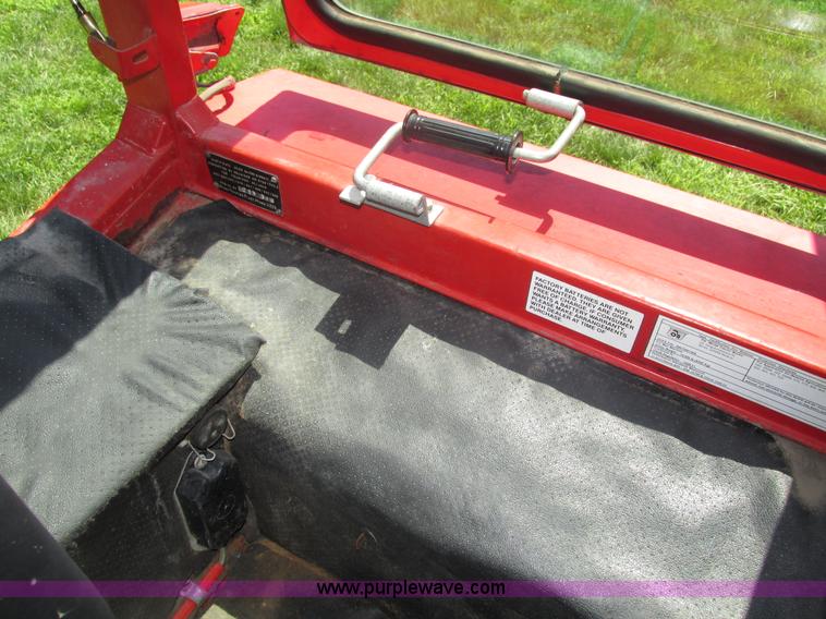 image for item H4548 Belarus 825 MFWD tractor