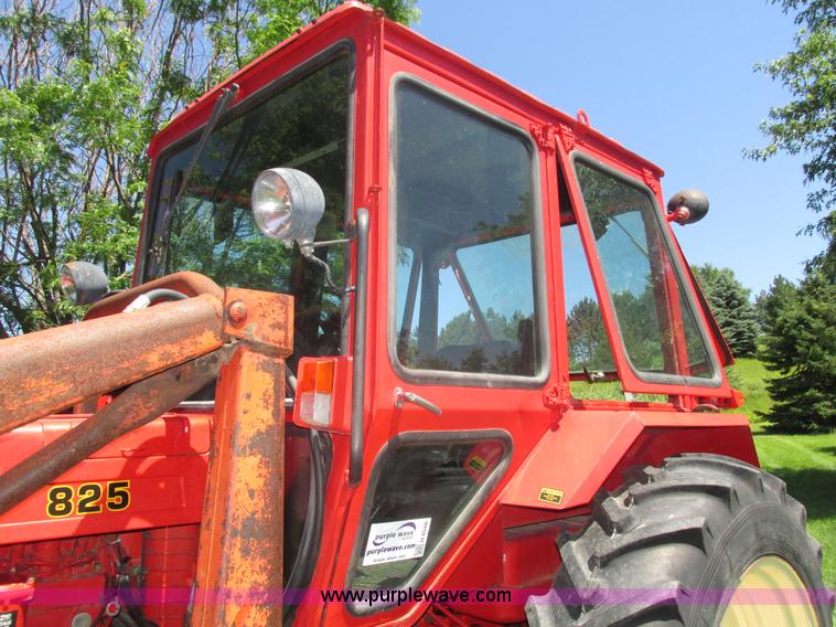 image for item H4548 Belarus 825 MFWD tractor