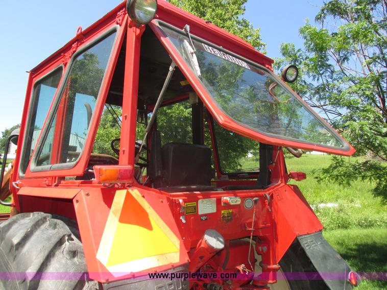 image for item H4548 Belarus 825 MFWD tractor