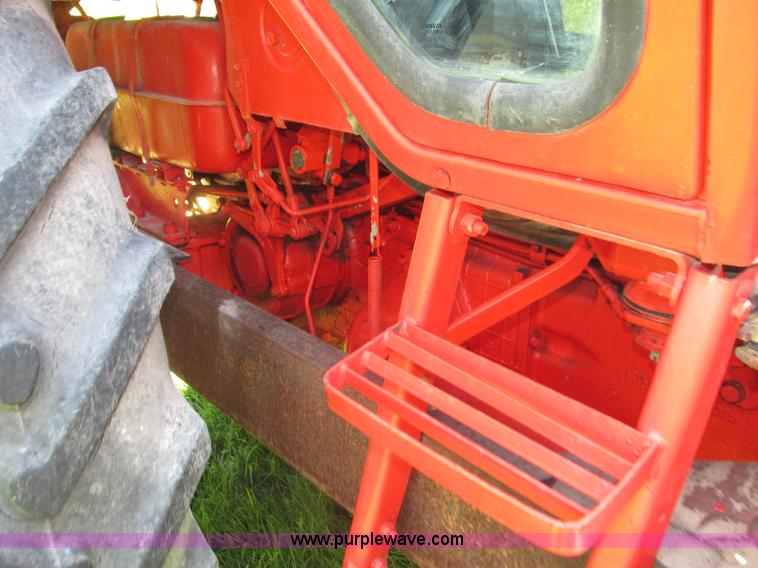 image for item H4548 Belarus 825 MFWD tractor