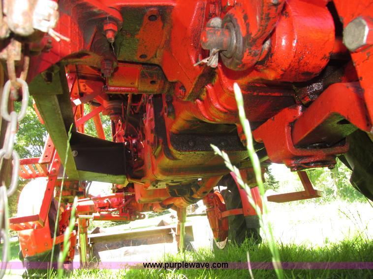 image for item H4548 Belarus 825 MFWD tractor