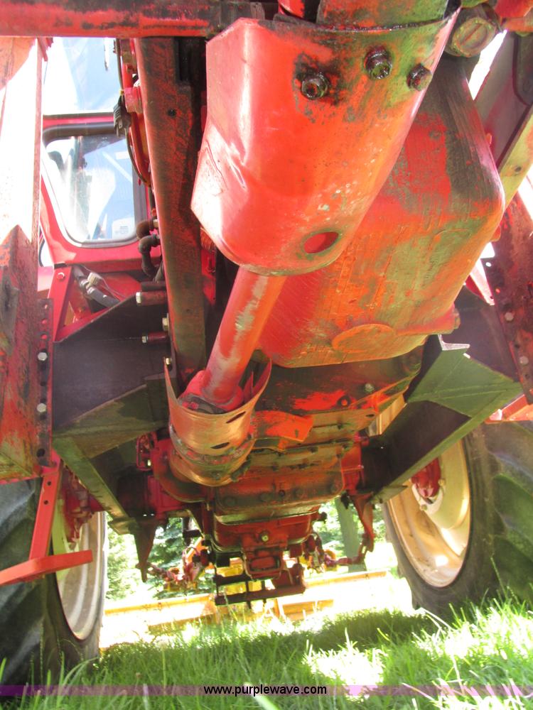 image for item H4548 Belarus 825 MFWD tractor