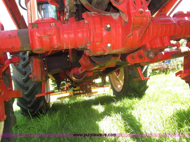 image for item H4548 Belarus 825 MFWD tractor