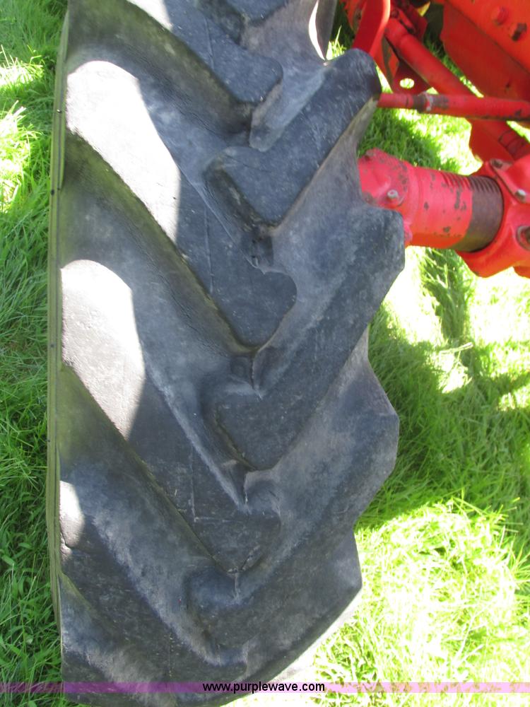 image for item H4548 Belarus 825 MFWD tractor