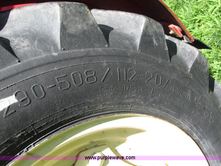 image for item H4548 Belarus 825 MFWD tractor