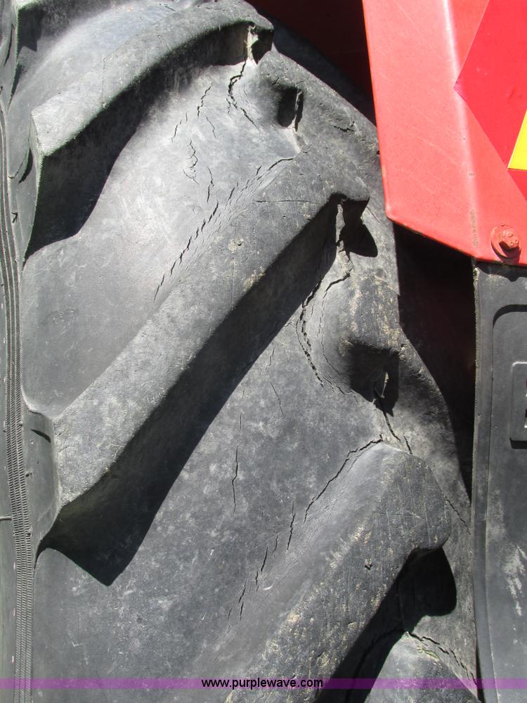 image for item H4548 Belarus 825 MFWD tractor