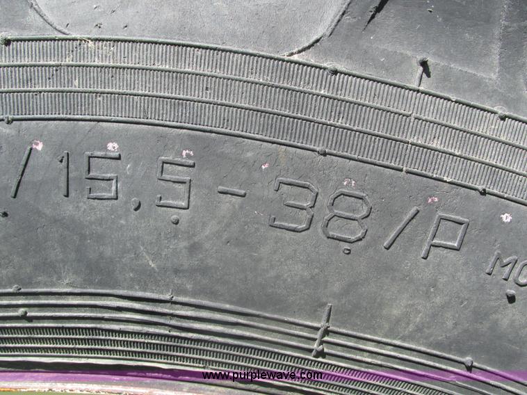 image for item H4548 Belarus 825 MFWD tractor