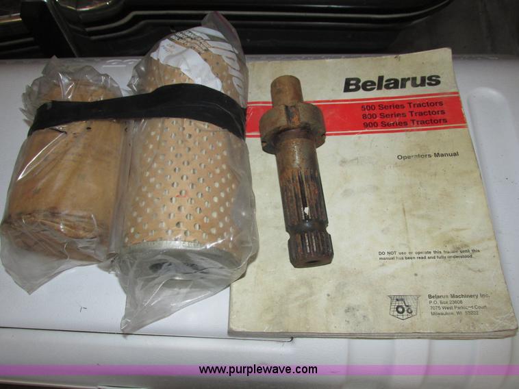 image for item H4548 Belarus 825 MFWD tractor