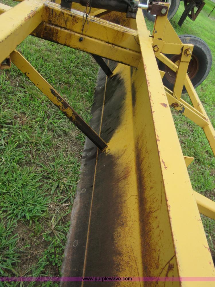 image for item I2071 Carney box blade