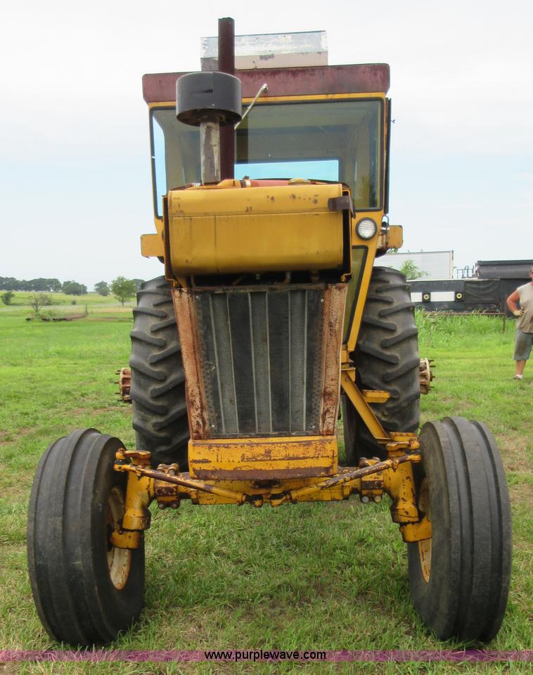 image for item I2073 Minneapolis Moline G1050 tractor