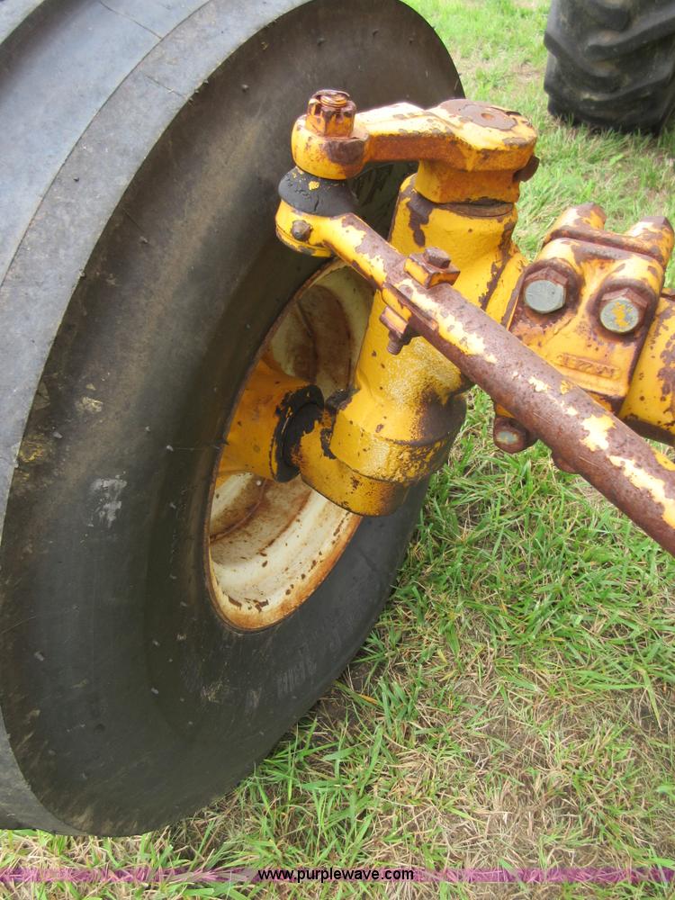 image for item I2073 Minneapolis Moline G1050 tractor