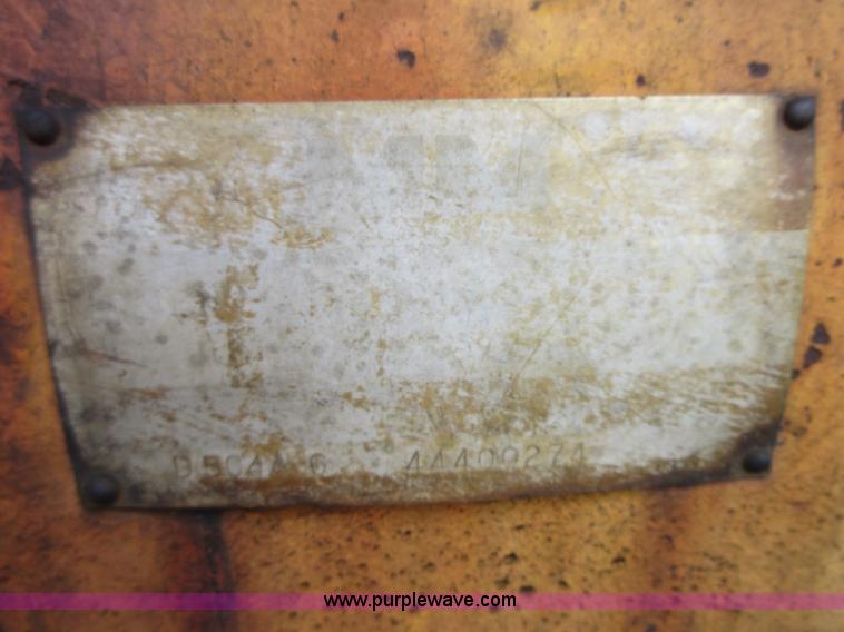 image for item I2073 Minneapolis Moline G1050 tractor