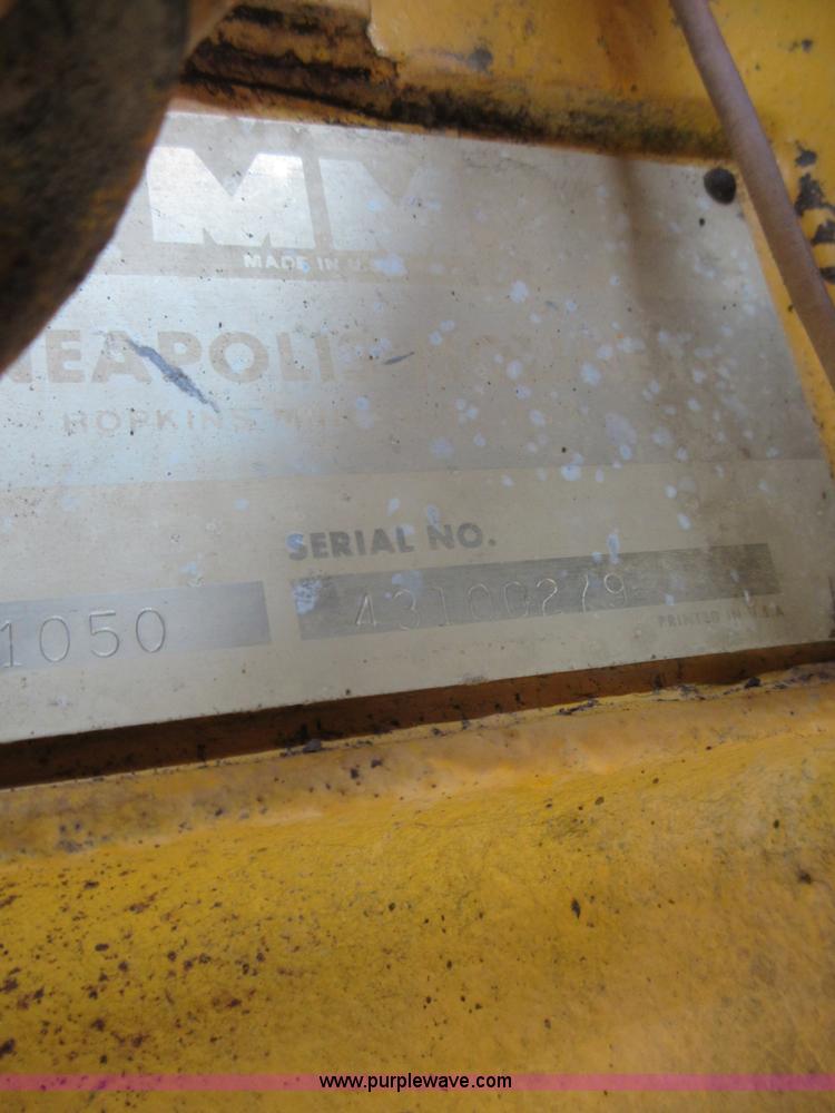 image for item I2073 Minneapolis Moline G1050 tractor