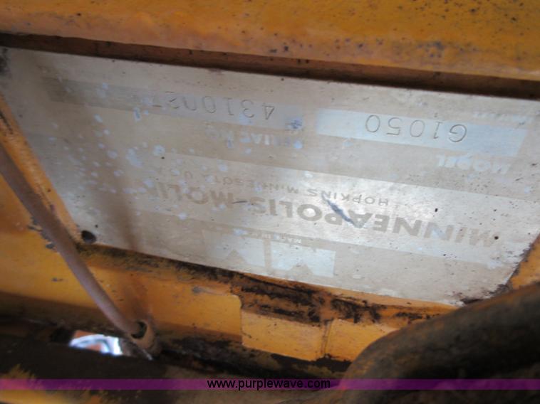 image for item I2073 Minneapolis Moline G1050 tractor