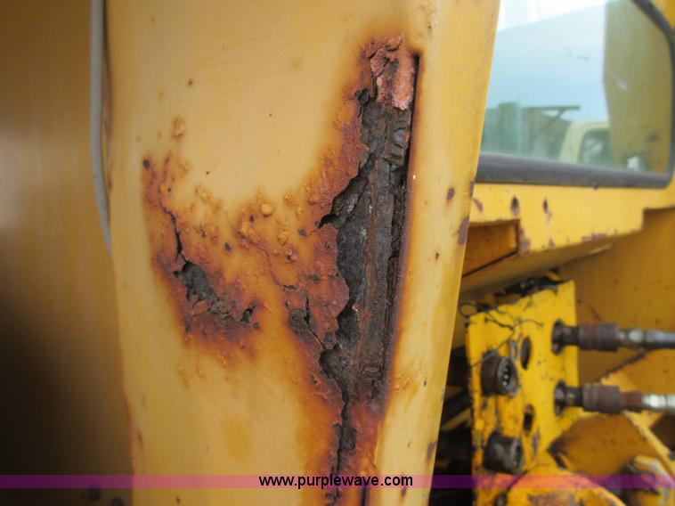 image for item I2073 Minneapolis Moline G1050 tractor