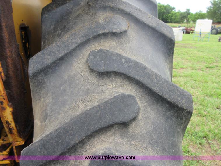 image for item I2073 Minneapolis Moline G1050 tractor