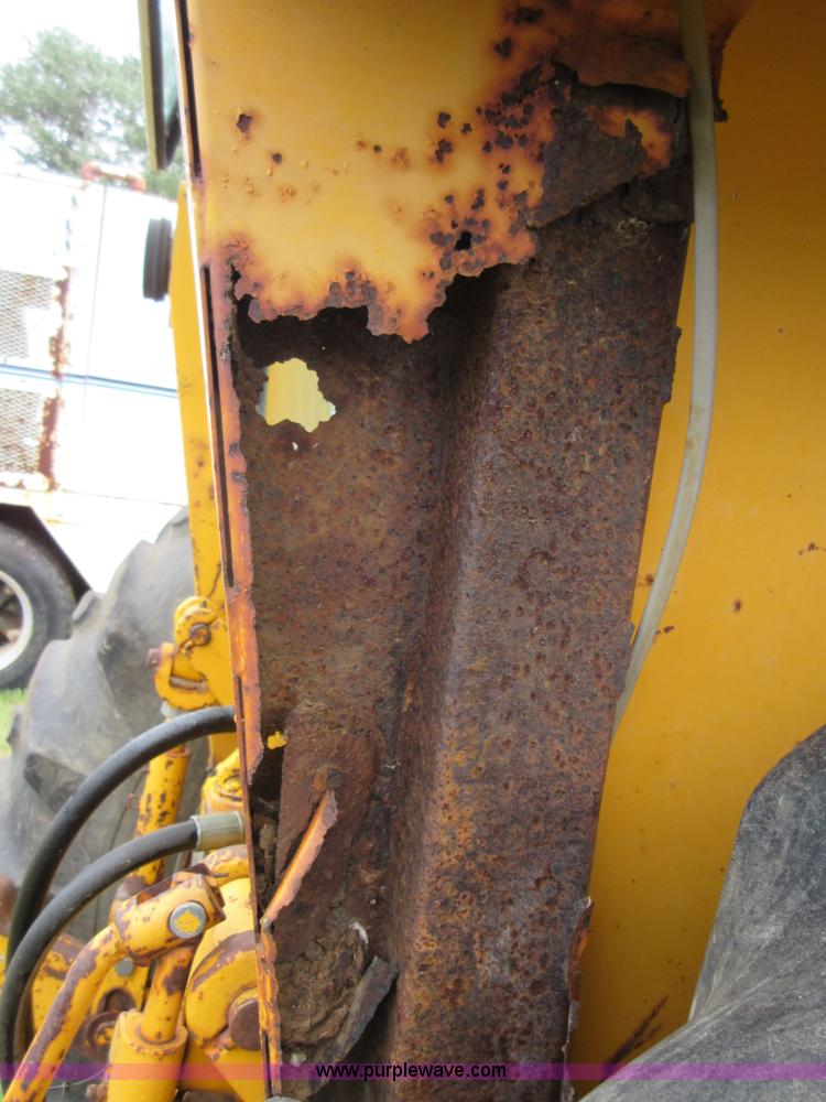 image for item I2073 Minneapolis Moline G1050 tractor