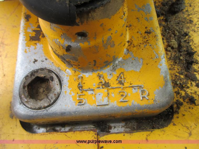 image for item I2073 Minneapolis Moline G1050 tractor