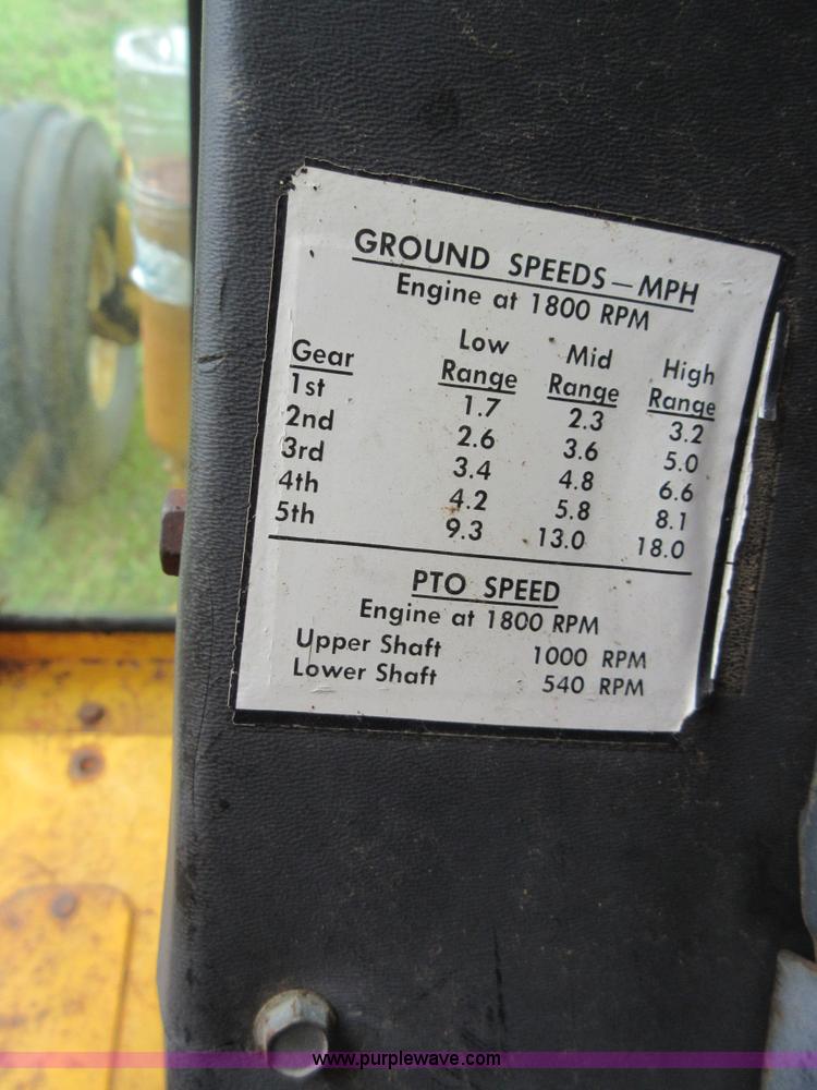 image for item I2073 Minneapolis Moline G1050 tractor