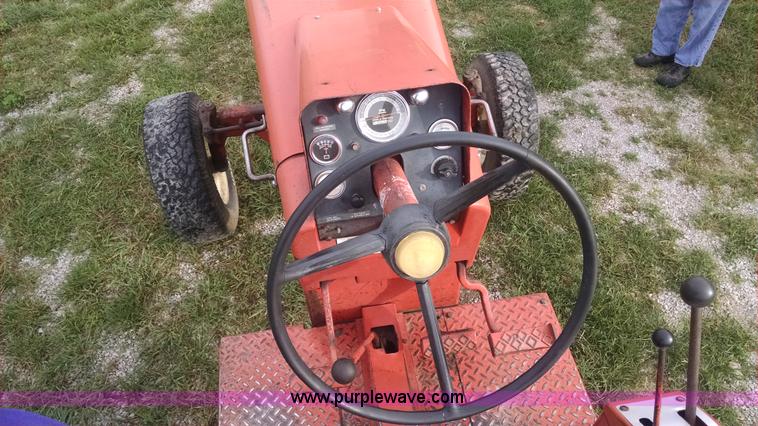 image for item I2798 Allis Chalmers 190XT tractor