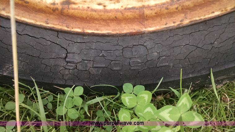 image for item I2804 John Deere H bottom plow