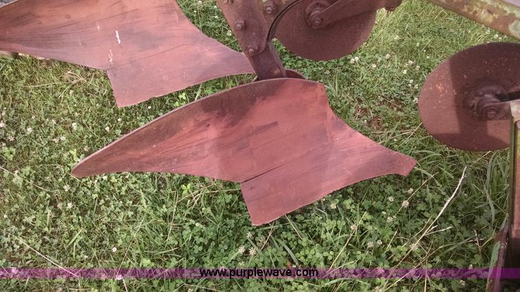 image for item I2804 John Deere H bottom plow