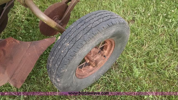 image for item I2804 John Deere H bottom plow