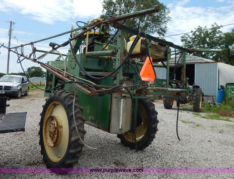 image for item J3757 John Deere 734 Hi-Cycle self-propelled applicator