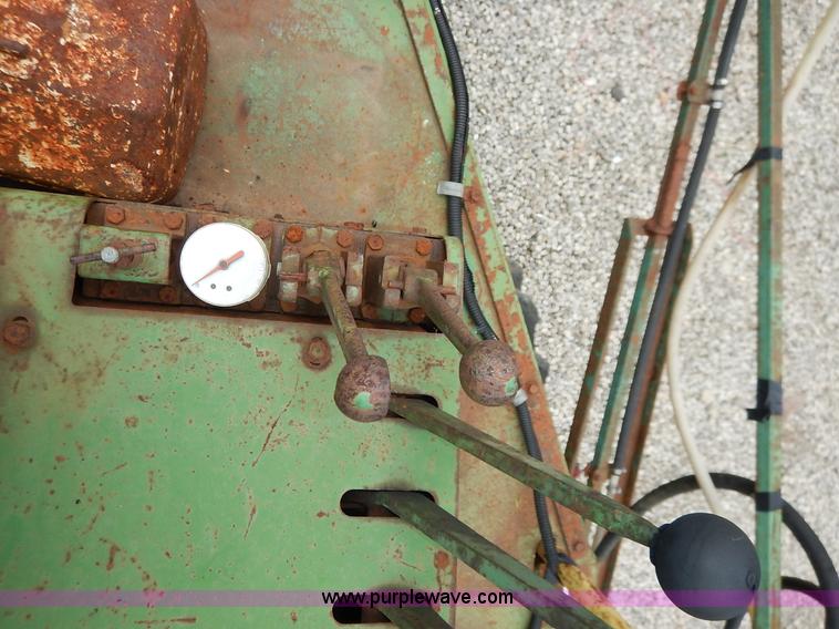 image for item J3757 John Deere 734 Hi-Cycle self-propelled applicator