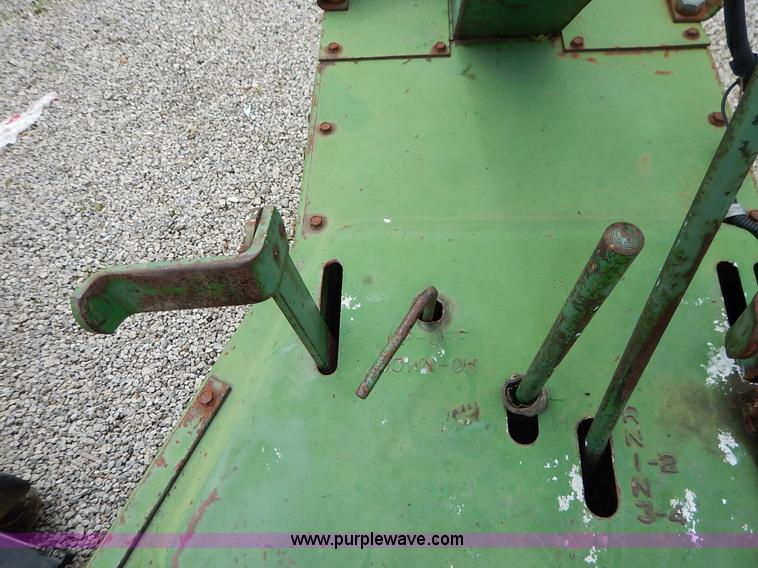 image for item J3757 John Deere 734 Hi-Cycle self-propelled applicator
