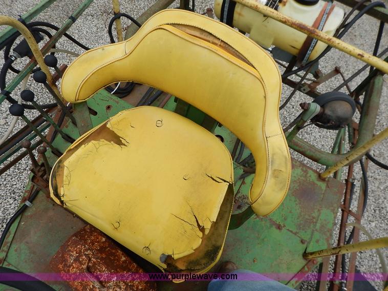 image for item J3757 John Deere 734 Hi-Cycle self-propelled applicator