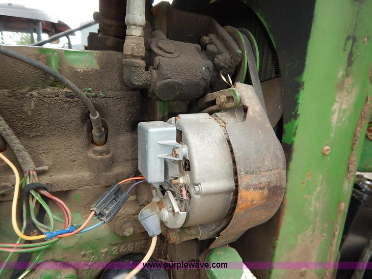 image for item J3757 John Deere 734 Hi-Cycle self-propelled applicator