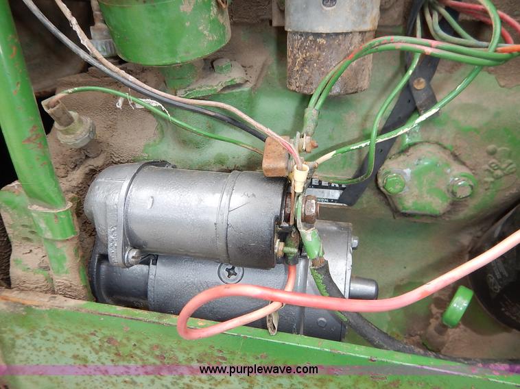 image for item J3757 John Deere 734 Hi-Cycle self-propelled applicator