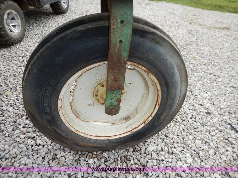 image for item J3757 John Deere 734 Hi-Cycle self-propelled applicator