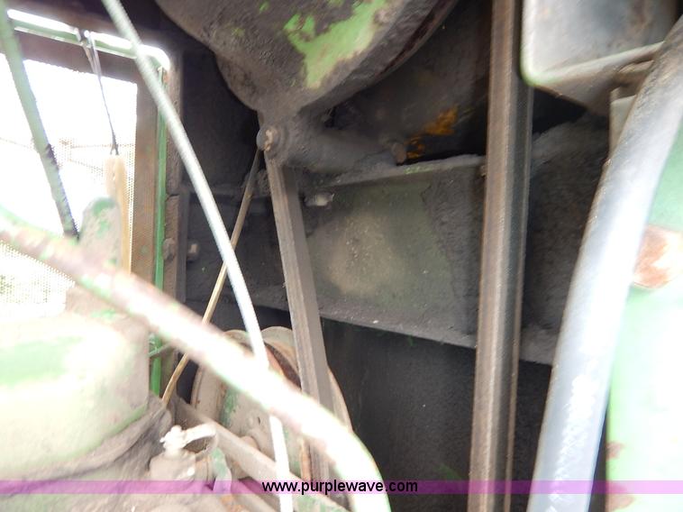 image for item J3757 John Deere 734 Hi-Cycle self-propelled applicator